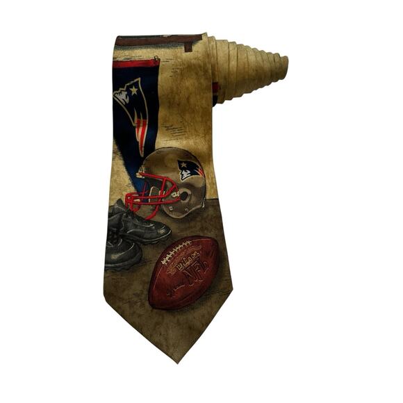 NFL Eagle Wings New England Patriots Helmet Pendants Footbal Vintage Necktie - Picture 1 of 6